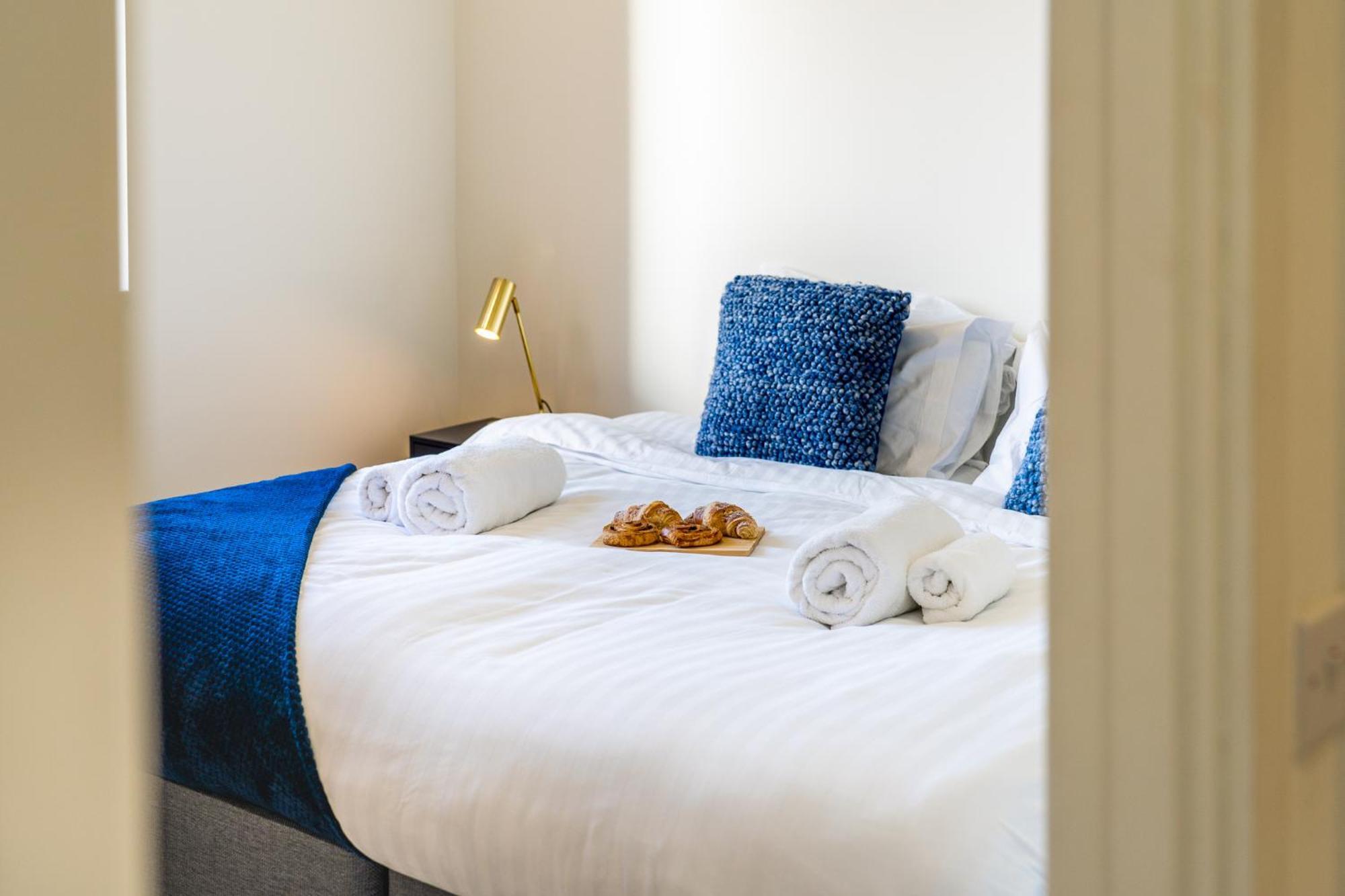 Luxury 1 Bedroom Serviced Apartment With Roof Terrace & Gym Stevenage Esterno foto