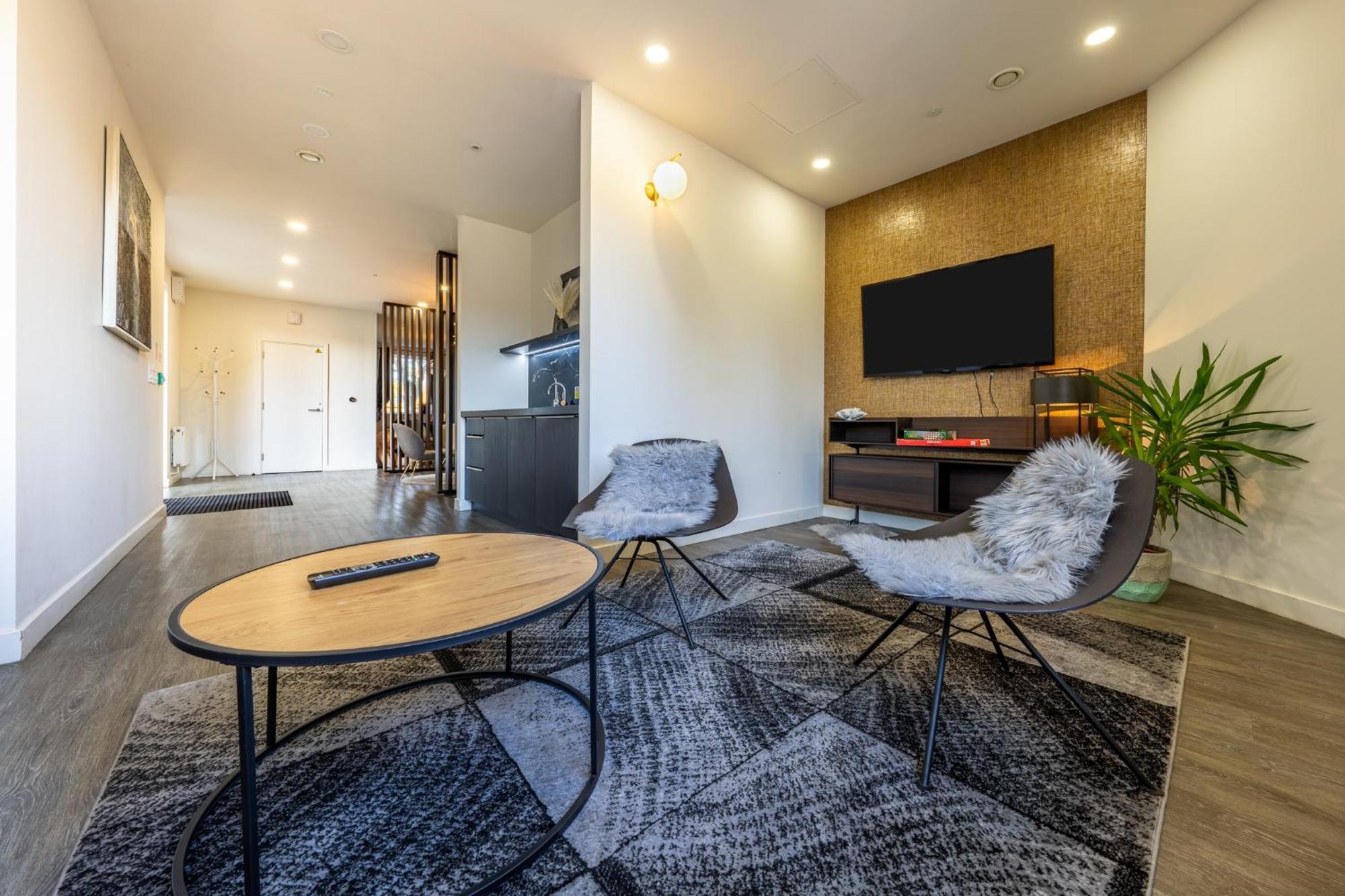 Luxury 1 Bedroom Serviced Apartment With Roof Terrace & Gym Stevenage Esterno foto