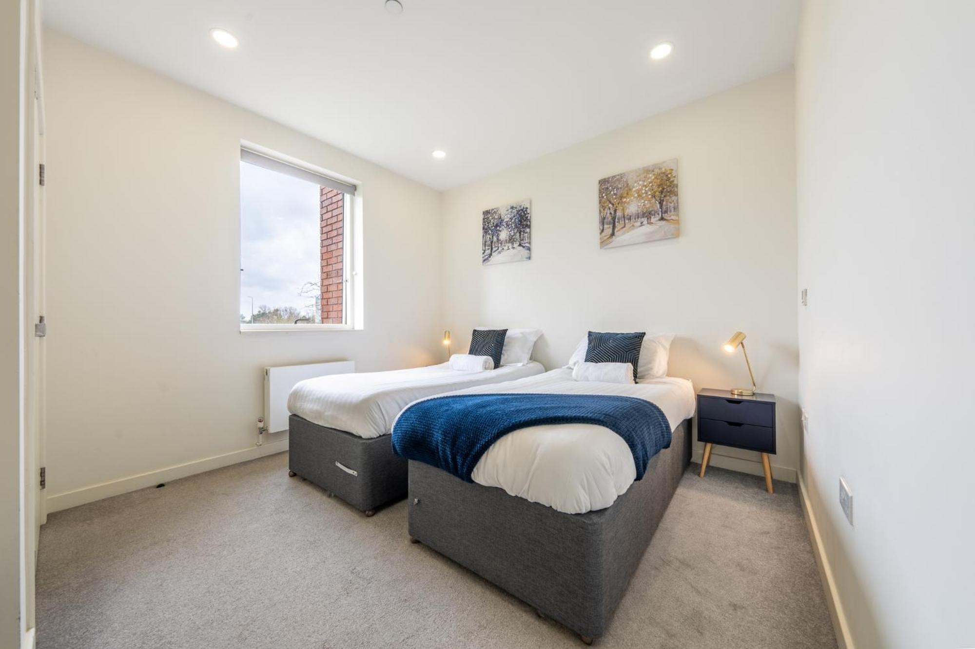 Luxury 1 Bedroom Serviced Apartment With Roof Terrace & Gym Stevenage Esterno foto