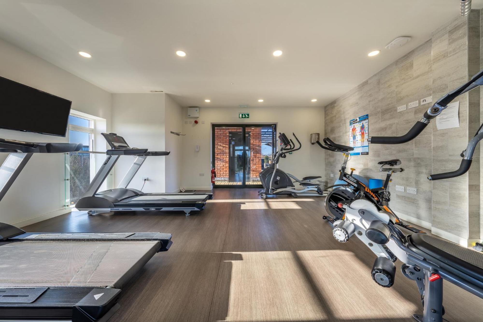 Luxury 1 Bedroom Serviced Apartment With Roof Terrace & Gym Stevenage Esterno foto