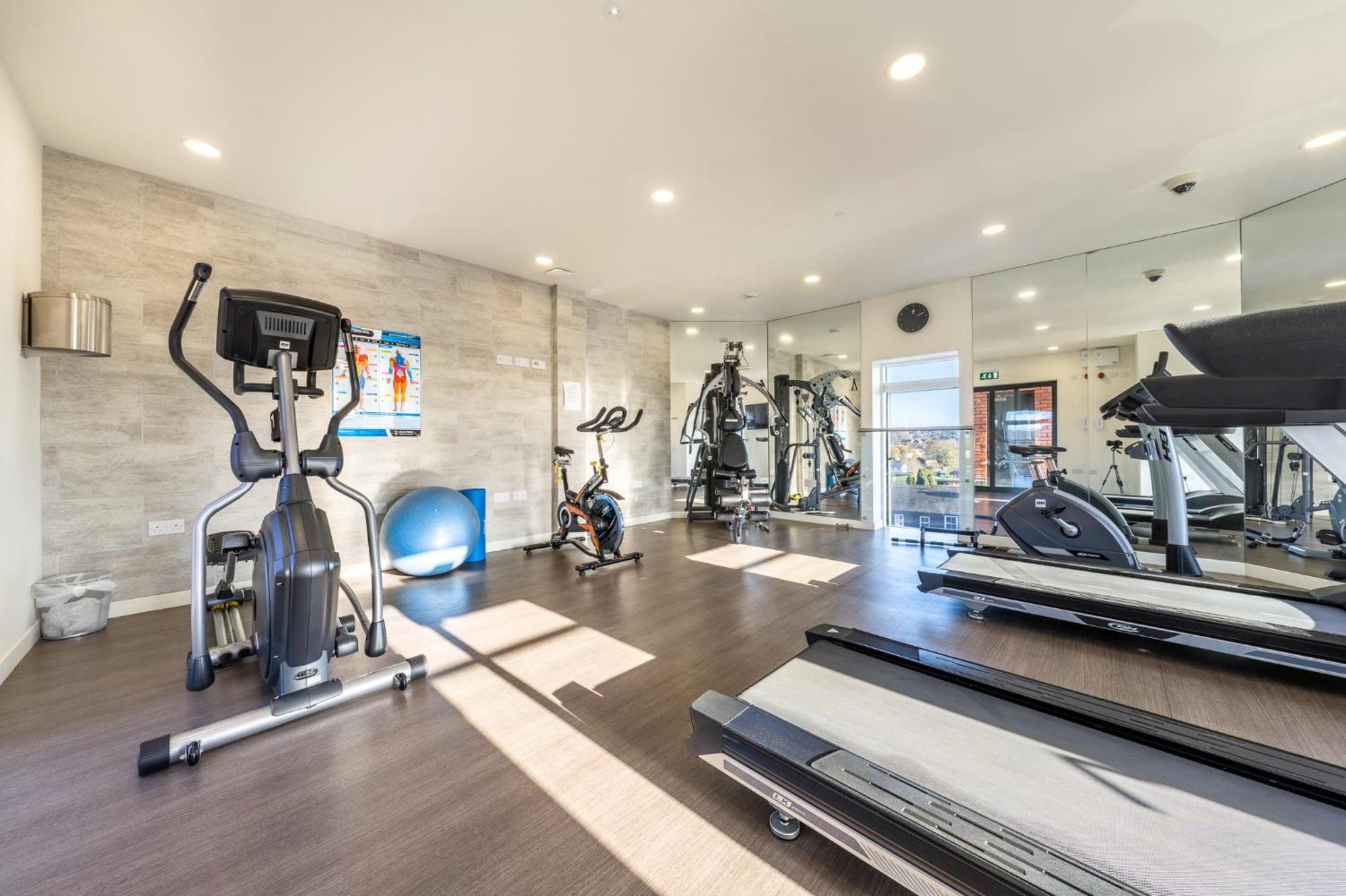 Luxury 1 Bedroom Serviced Apartment With Roof Terrace & Gym Stevenage Esterno foto